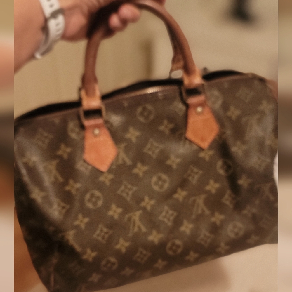 Loui Vuitton Speedy 30 with padlock and key